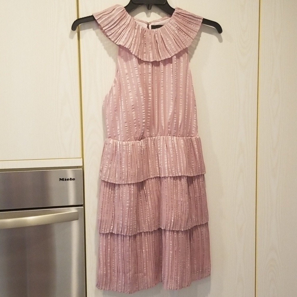 💕ADELYN RAE💕 Pink Tiered Open Back Dress